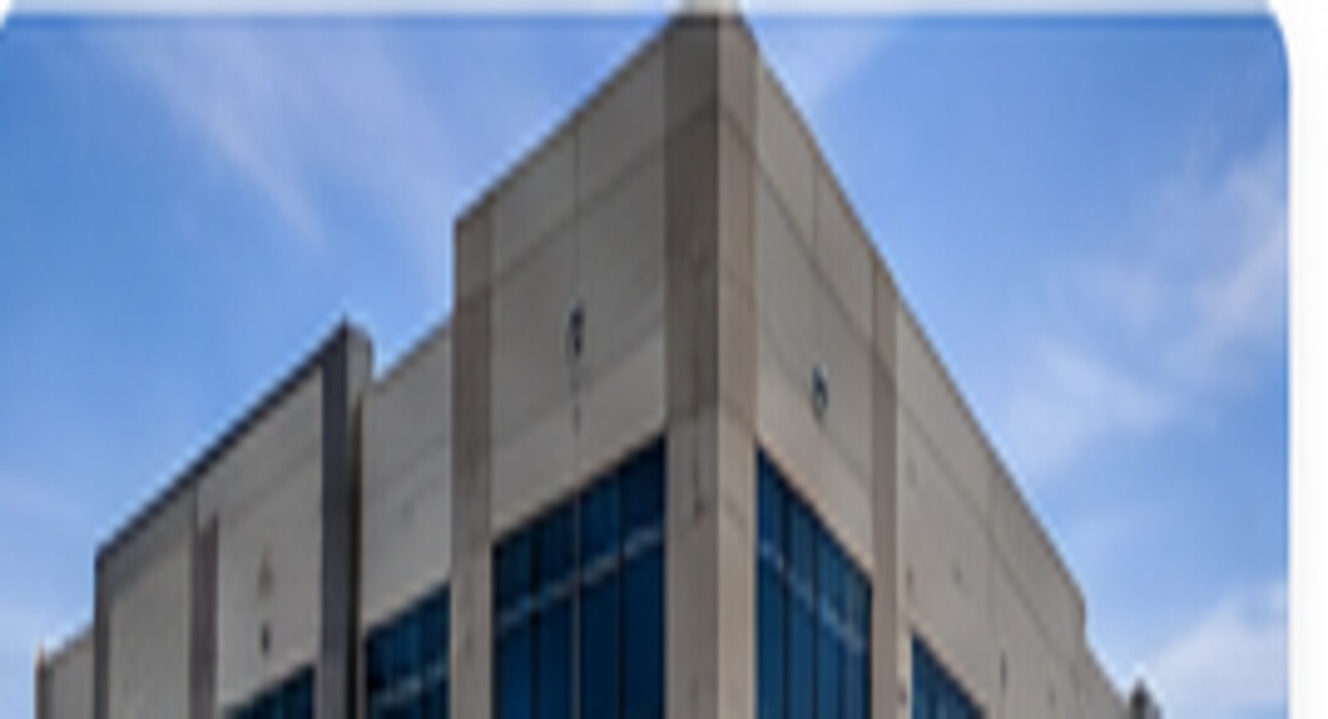 Commercial building leak inspection using diagnostic equipment